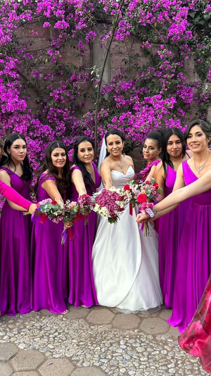 Ejemplo de vestidos en Bugambilia